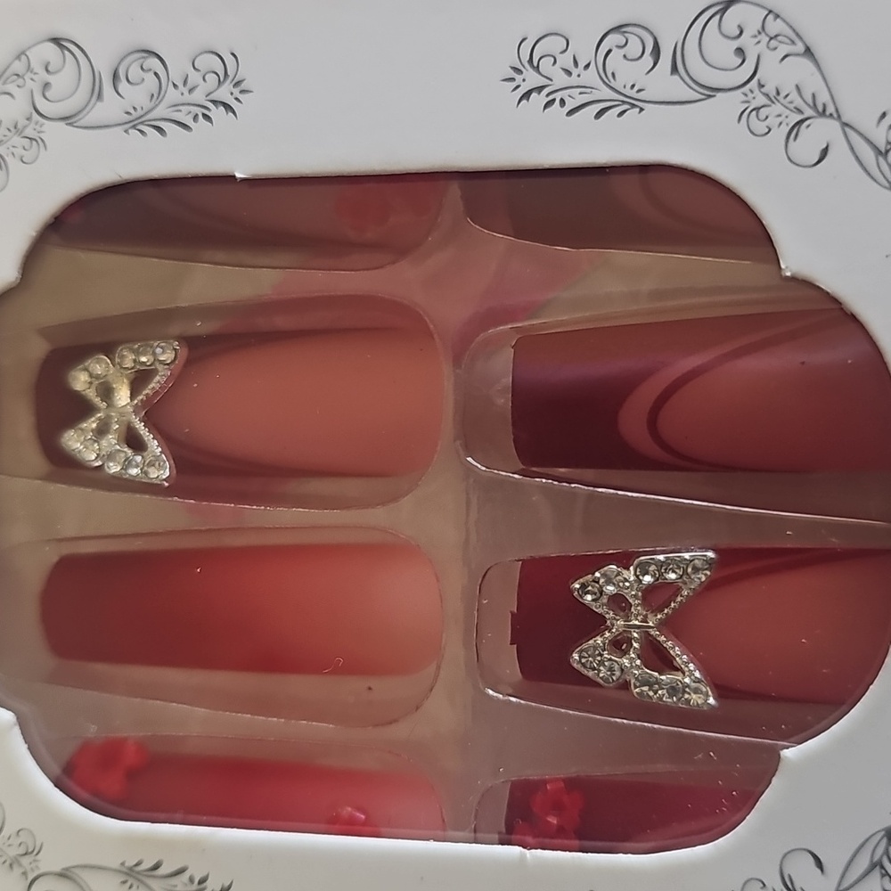 BEAUTIFUL NAIL Red Ombre False Nails with Buterffly Accents